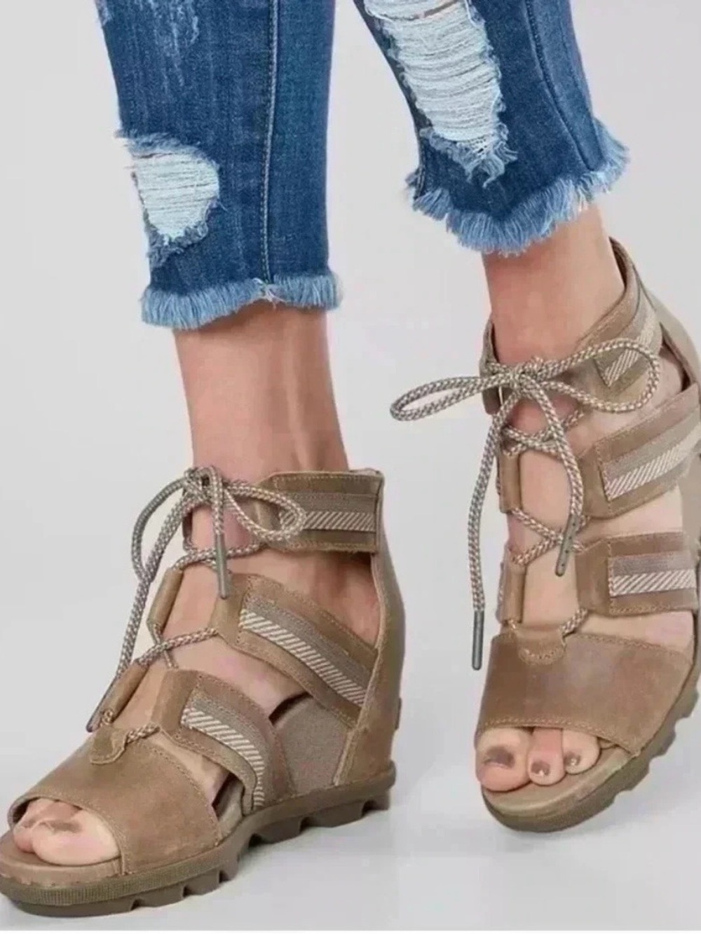 SOREL Joanie II Ash Brown Lace Up Wedge Sandal Size 9
